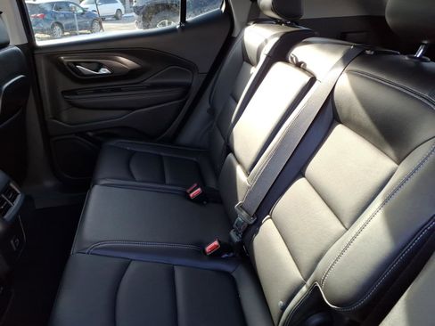 Used 2022 GMC Terrain SLT image 14