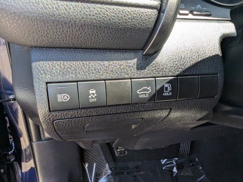 Used 2021 Toyota Camry SE FWD image 17