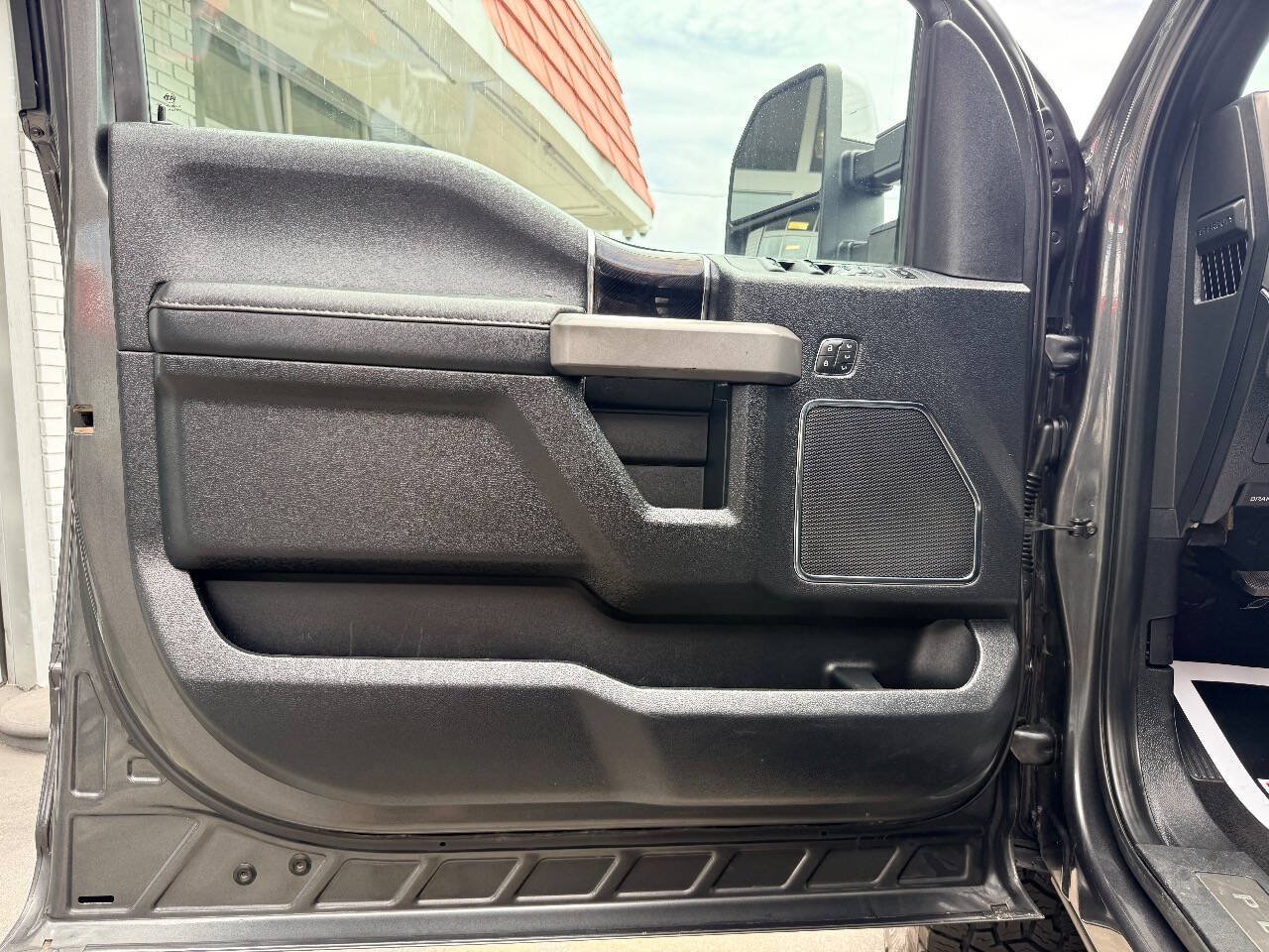 Used 2020 Ford F250 Platinum w/ FX4 Off-Road Package AWD/4WD image 16