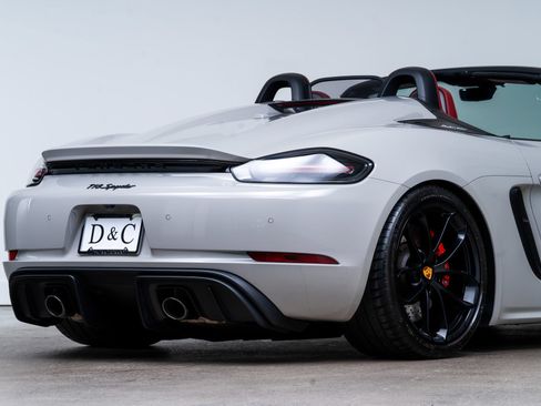 Used 2021 Porsche 718 Boxster Spyder RWD image 12