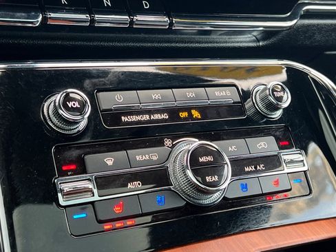 Used 2019 Lincoln Navigator L Reserve image 22