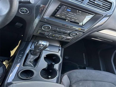 Used 2018 Ford Explorer XLT w/ Equipment Group 202A image 24