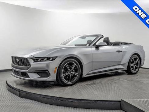 Used 2024 Ford Mustang Premium image 2