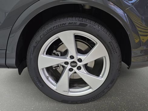Used 2025 Audi Q5 Prestige AWD/4WD image 36