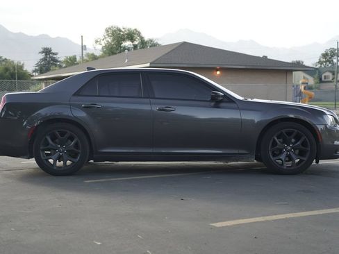 Used 2020 Chrysler 300 Touring w/ Sport Appearance Package RWD image 6