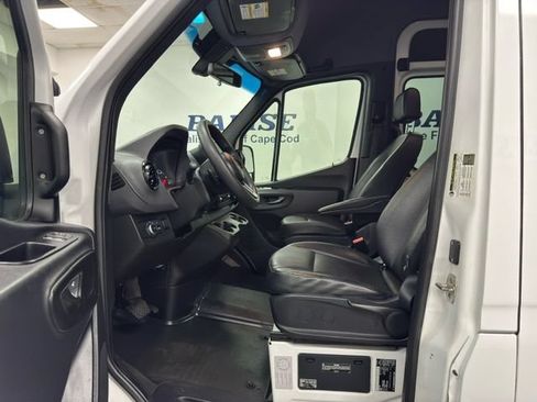 Used 2020 Mercedes-Benz Sprinter 2500 image 11