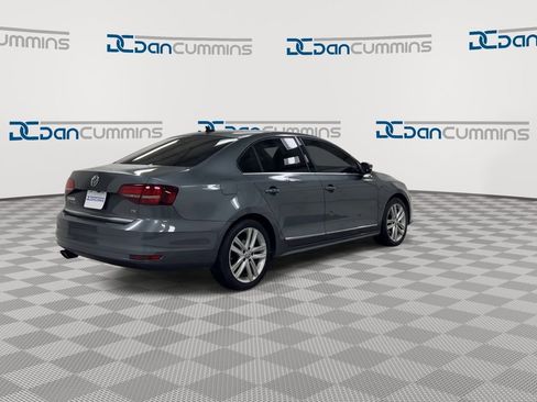 Used 2017 Volkswagen Jetta SEL image 8