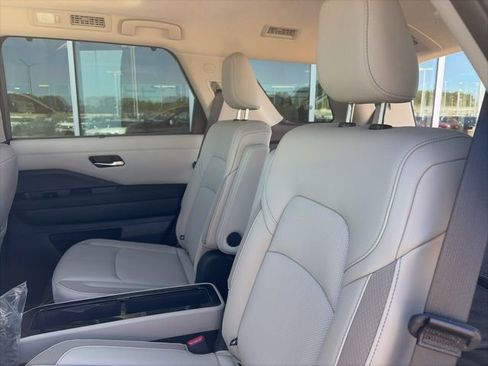 New 2026 Nissan Pathfinder SL image 20