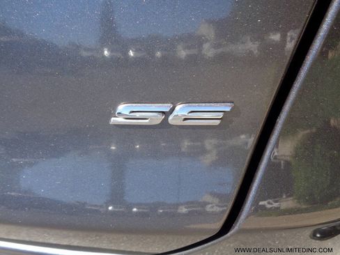 Used 2016 Ford Fusion SE FWD image 6