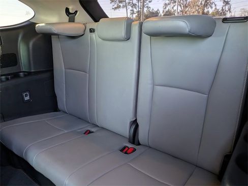 Used 2023 Toyota Highlander Bronze Edition image 35