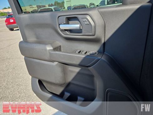 Used 2021 Chevrolet Silverado 1500 Custom Trail Boss AWD/4WD image 16