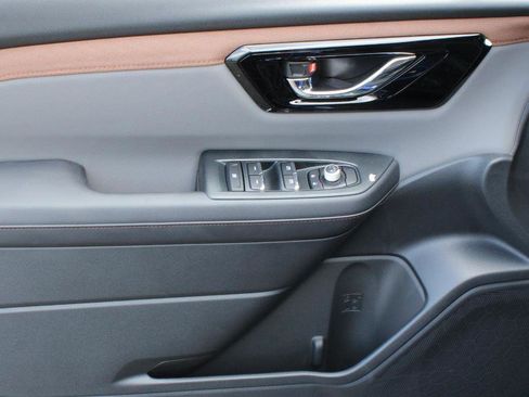 Certified 2025 Subaru Forester Sport AWD/4WD image 17
