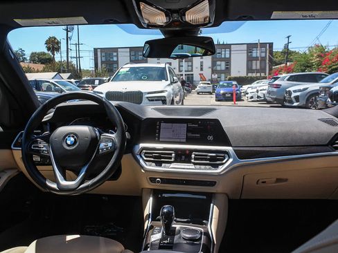 Used 2019 BMW 330i Sedan w/ Convenience Package RWD image 12