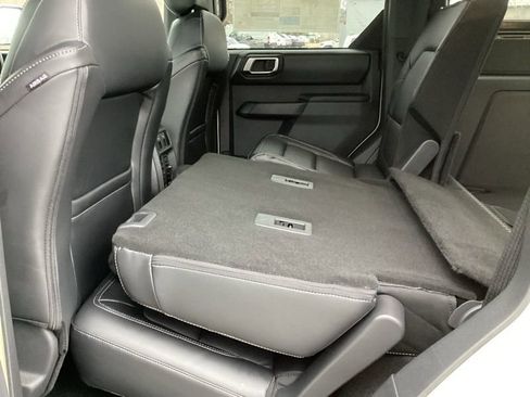 New 2025 Ford Bronco Outer Banks w/ Sasquatch Package image 24