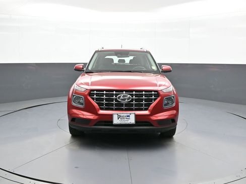 Certified 2023 Hyundai Venue SEL FWD image 2