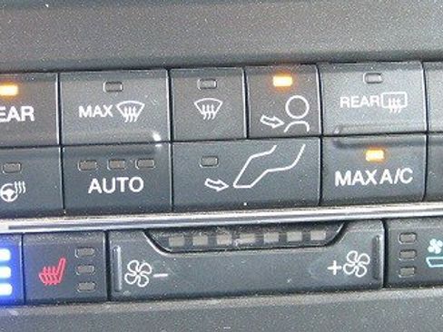 Used 2019 Ford Expedition Limited w/ Driver Assistance Package image 11