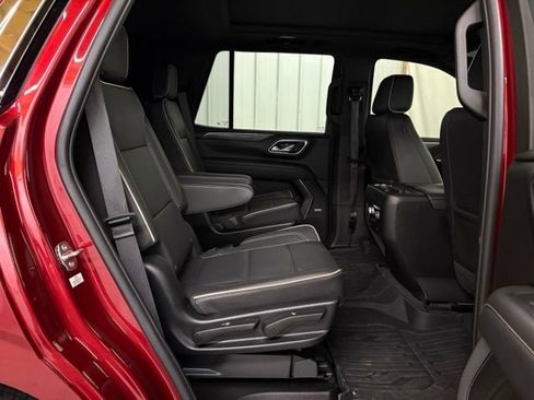 Used 2023 GMC Yukon SLT w/ SLT Premium Package AWD/4WD image 21
