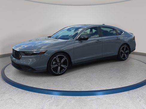 Used 2024 Honda Accord Sport image 1