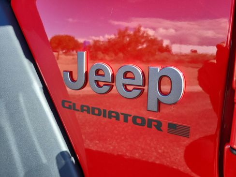 New 2025 Jeep Gladiator Rubicon w/ Convenience Group image 23