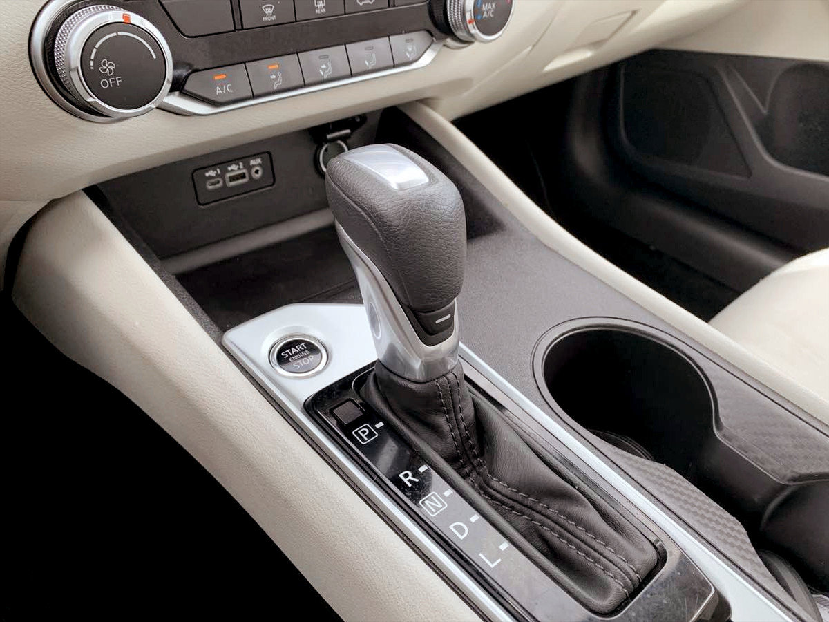 Used 2025 Nissan Altima 2.5 SV FWD image 29