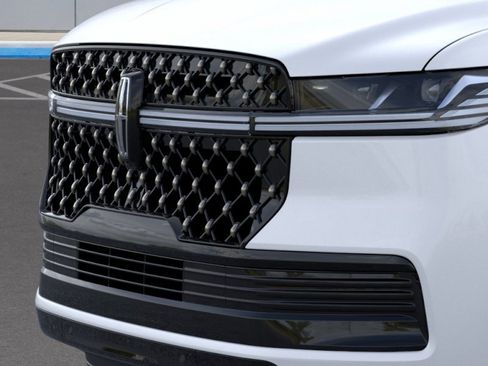 New 2026 Lincoln Navigator L Black Label AWD/4WD image 17