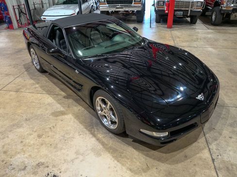 Used 2003 Chevrolet Corvette Convertible w/ Preferred Equipment Group1 RWD image 28