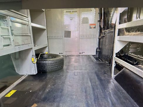 Used 2015 Ford Transit 250 148 Medium Roof image 24