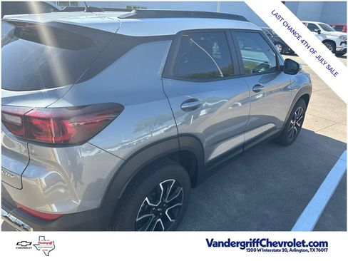 Used 2024 Chevrolet TrailBlazer ACTIV w/ Driver Confidence Package FWD image 5