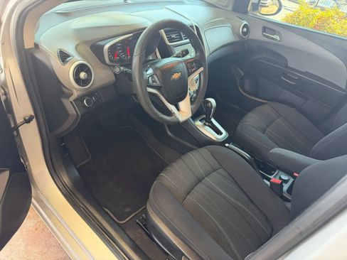 Used 2017 Chevrolet Sonic LT FWD image 7