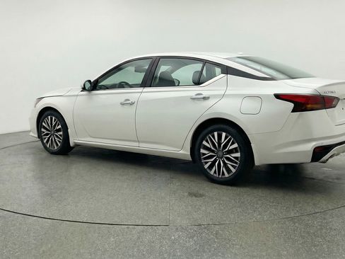 Used 2025 Nissan Altima 2.5 SV image 6