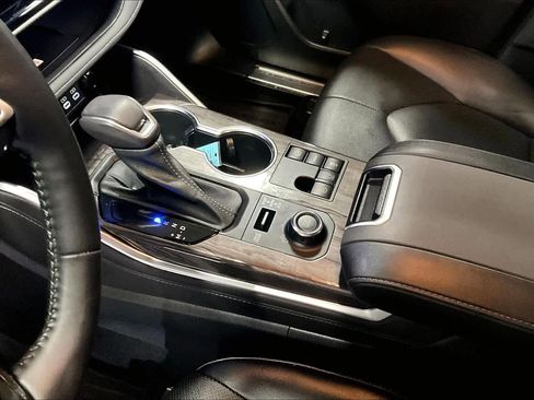 Used 2023 Toyota Highlander Platinum image 15