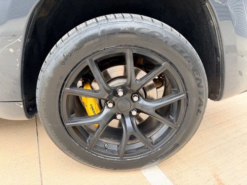 Used 2018 Jeep Grand Cherokee Trackhawk AWD/4WD image 16