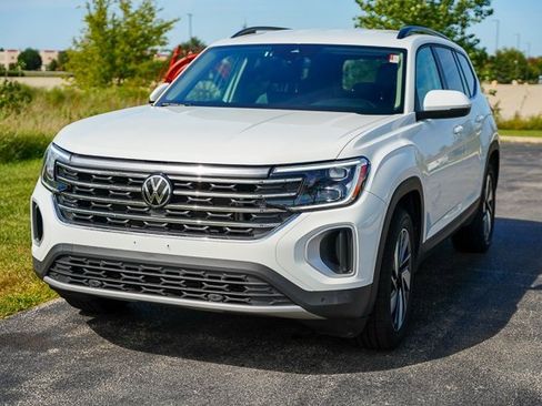 Certified 2024 Volkswagen Atlas SE image 4