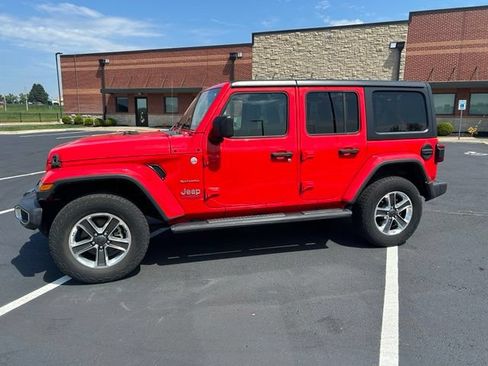 Used 2020 Jeep Wrangler Unlimited Sahara w/ Dual Top Group AWD/4WD image 3