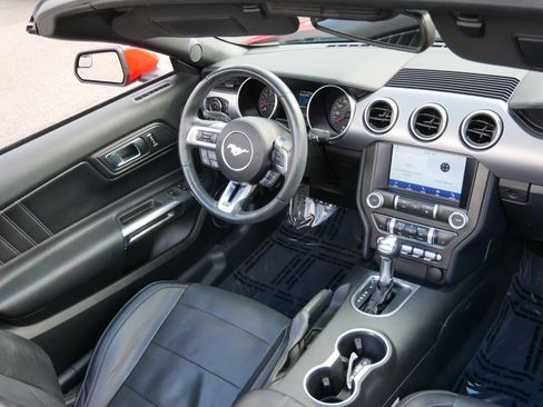 Used 2020 Ford Mustang Premium RWD image 9