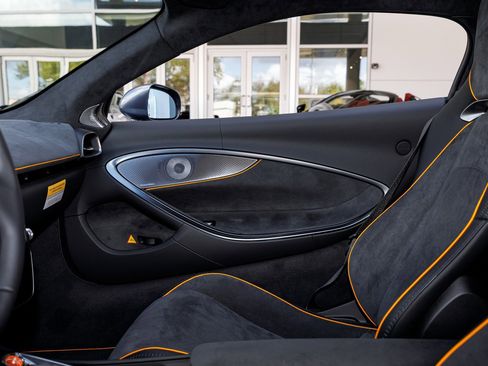 Used 2026 McLaren Artura RWD image 41