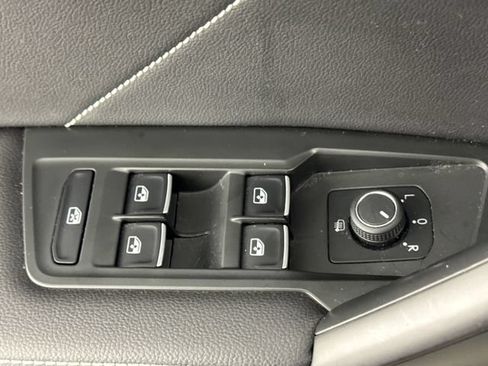 Used 2024 Volkswagen Tiguan SE R-Line AWD/4WD image 30