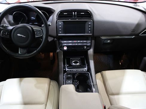 Used 2017 Jaguar F-PACE Prestige AWD/4WD image 36