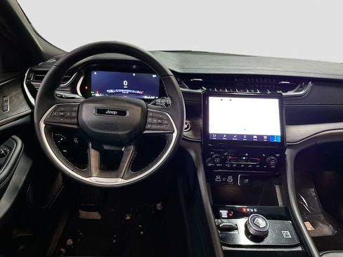 New 2025 Jeep Grand Cherokee Limited w/ Black Appearance Package image 24