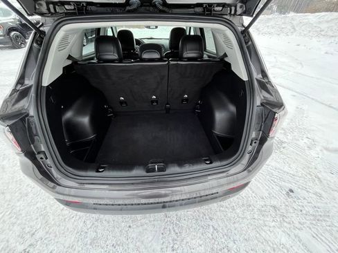 Used 2018 Jeep Compass Latitude image 26