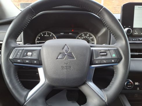 Used 2024 Mitsubishi Outlander SE image 31