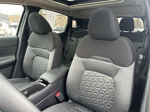 Used 2026 Nissan Kicks SV w/ SV Premium Package image 5