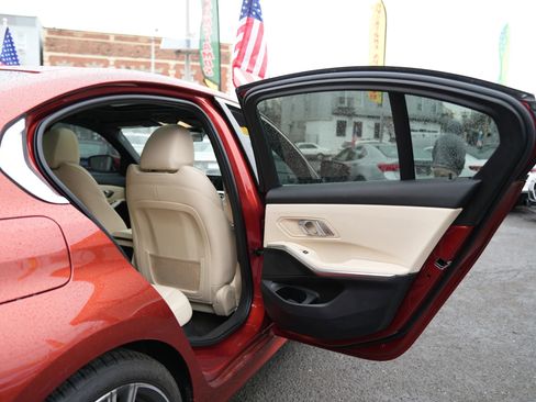 Used 2021 BMW 330i xDrive Sedan w/ Convenience Package image 12