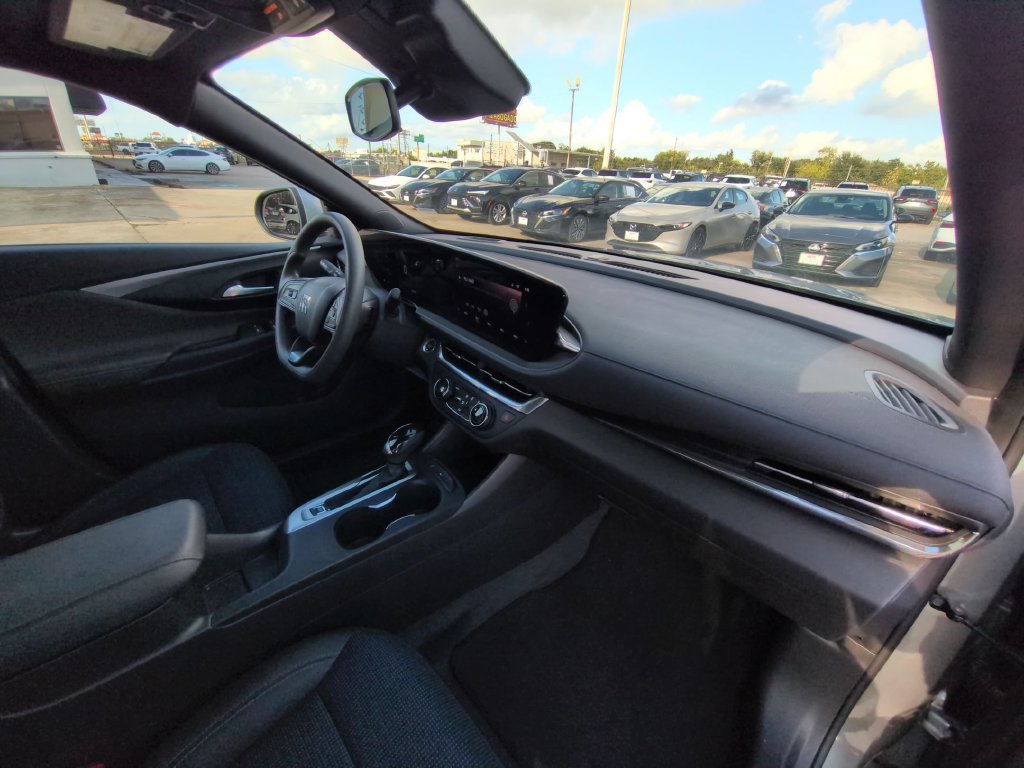 Used 2026 Buick Envista Preferred FWD image 31