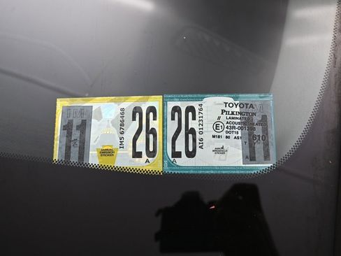 Used 2021 Toyota Highlander LE image 9