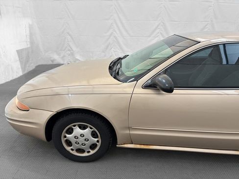 Used 2004 Oldsmobile Alero GL FWD image 3