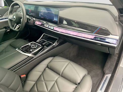 Used 2026 BMW 740i w/ Premium Package RWD image 16
