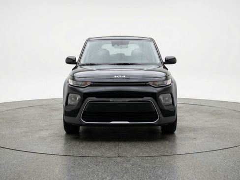Used 2025 Kia Soul LX w/ LX Technology Package FWD image 2