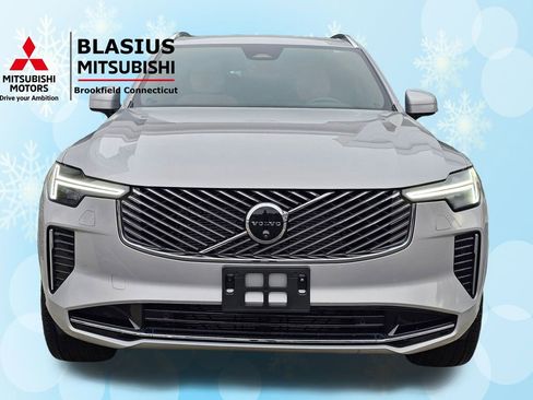 Used 2025 Volvo XC90 B6 Plus image 3