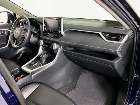 Used 2021 Toyota RAV4 XLE Premium image 26